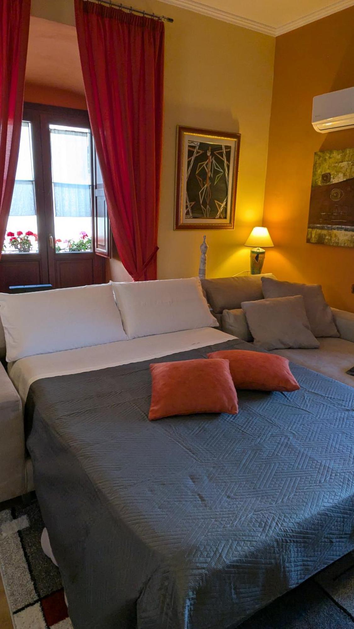 Luxury Home Bosa Apartment Екстер'єр фото